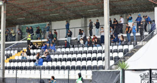 Tirsense protegeu adeptos do Vianense da chuva